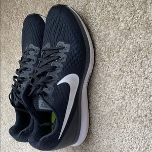 Nike zoom sneakers